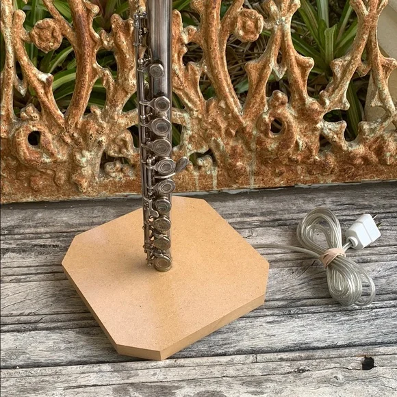 Vintage Bundy Made By Selmer Flute Unique Silver Lamp